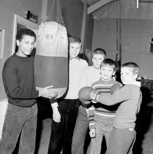 Children boxing